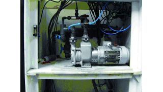 Mehrphasenpumpe für die Flotationsanlage – die Pumpe führt verun-
reinigten Kühlschmierstoff im Kreislauf und mischt dabei Luft zu; sie fungiert als Mischer und wird auch Zweistrompumpe genannt. (Archiv: Vogel Business Media)