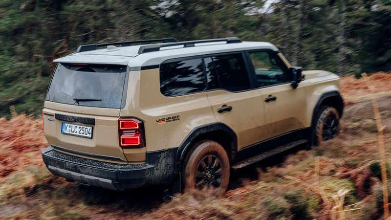 Wer die Retro-Version mit runden Leuchten bevorzugt, kommt leider zu spät: Die limitierte „First Edition“ von 3.000 Einheiten ist bereits ausverkauft. (Bild: Toyota)