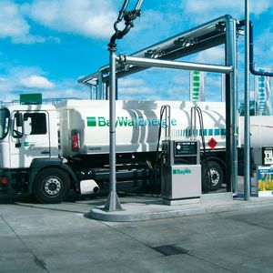 Durch die steigende Mobilität stieg gerade während der Wirtschaftswunderjahre auch bei der Baywa der Kraftstoffabsatz.(Bild:  Baywa)