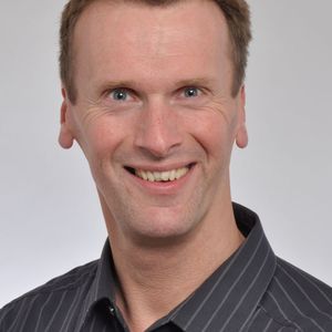 Referent Thomas Ramme, Volkmann, zeigt Ihnen, wie Sie Fehler bei der Installation und dem Betrieb von Vakuumförder-Anlagen vermeiden können.(Bild:  Volkmann)