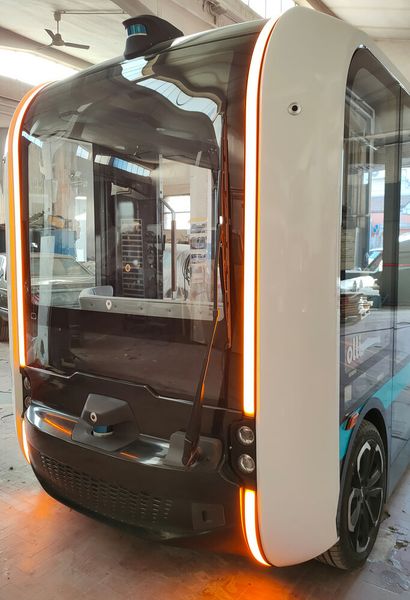 Olli in seiner 2.0 Version mit 3D-gedruckten Teilen und Scheibenwischern. (Source: CRP Technology)