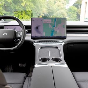 Wer dieses Auto kauft, sollte sich die Zeit nehmen, durch zahllose Menüs und Untermenüs zu klicken, um die optimale Konfiguration herauszufinden.(Bild:  Xpeng)