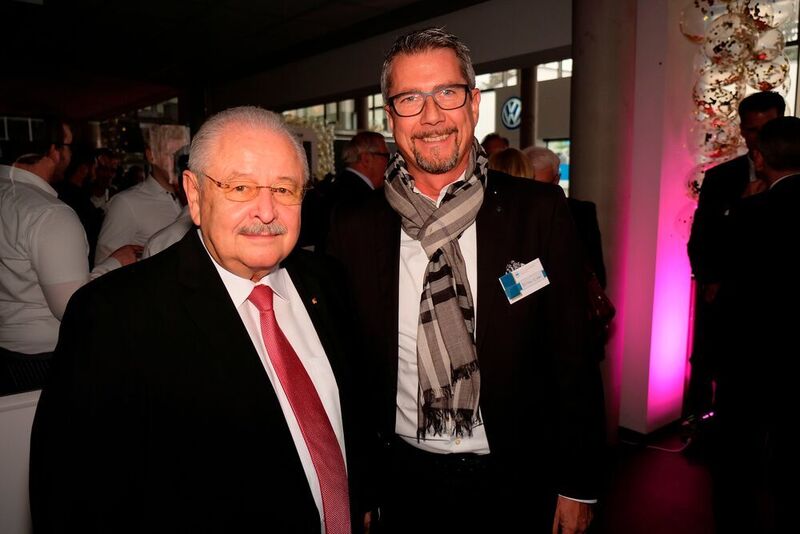 Fabrikatsgespräche: (v.li.) ZDK-Präsident Jürgen Karpinski und Hilmar Niebel (Regionalleiter VW Pkw). (Holger Zietz)