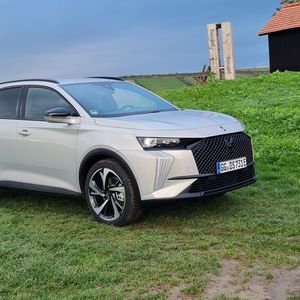 Im DS 7 debütiert ein System zur Fahrerüberwachung per Infrarotkamera.(Bild:  Autoren-Union Mobilität / Michael Kirchberger)