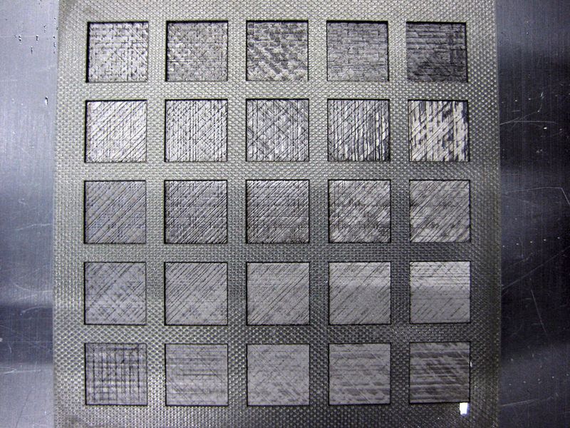 Oberflächenstrukturierung	Kurzpulslaser ermöglichen eine Oberflächenstrukturierung im Nanosekundenbereich. Sie eignen sich zum selektiven, schädigungsfreien Freilegen von Fasern für Bauteilreparaturen. (Bild: Trumpf)