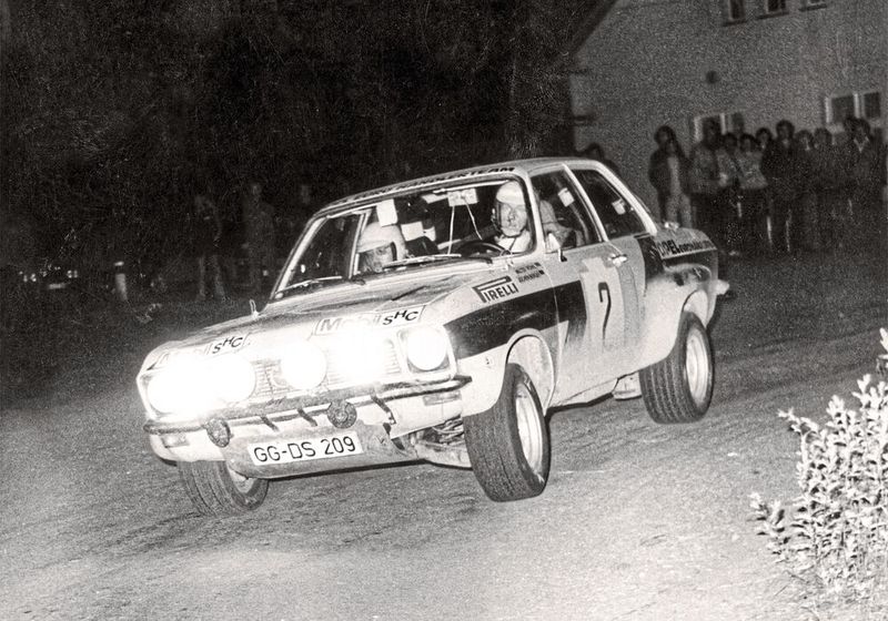 Von 1973 bis 1977 gewann Opel die Rallye-Europameisterschaft. So auch 1974 mit dem Ascona, pilotiert vom Duo Walter Röhrl/Jochen Berger. (Bild: Opel)