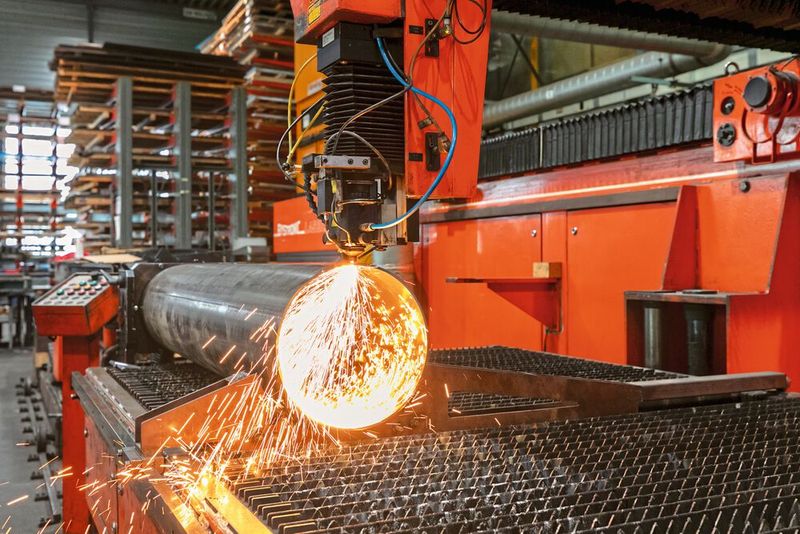 Der flexible Oldtimer von Ray-Cut: Die Byflex BTL Baujahr 1994 eignet sich auch für die Rohrbearbeitung. (Bild: Julian Salinas)