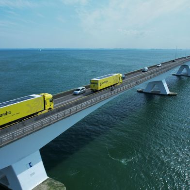 Insbesondere Lieferwagen, Lkw und Anhänger verfügen über viel Dachfläche und verbrauchen gleichzeitig viel Energie für Kühlung, Heizung und Hilfsaggregate. Integrierte Solarmodule sind sinnvolle Lösung. (Bild: IM Efficiency)