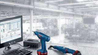 Funken für die Qualitätssicherung beim Verschrauben: Die Industrie-Akkuschrauber „Exact“ und „Angle Exact“ von Bosch sind mit einem Bluetooth-Funkmodul ausgestattet, um vor allem die Qualitätssicherung der Schraubprozesse zu erleichtern. Bilder: Robert Bosch (Archiv: Vogel Business Media)