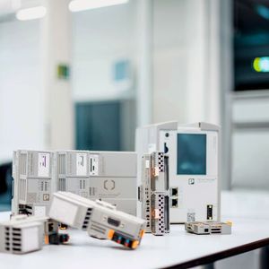 Die PLC Next Technology bringt Flexibilität und Offenheit in die klassische SPS-Welt. (Phoenix Contact)