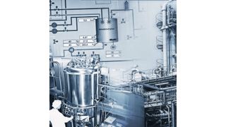 Hohe Risiken eines Ereignisses (rot) müssen auf ein akzeptables Restrisiko gesenkt werden (grün) – am besten durch Kombination von Maßnahmen, die sowohl die Eintrittswahrscheinlichkeit als auch die Auswirkungen reduzieren. (© Eisenhans; Photomelon / Fotolia.com; TÜV Süd)