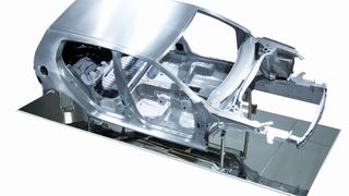 In den vergangenen Jahren wurde der Karosserieleichtbau unter Umweltschutzaspekten verstärkt beachtet. Neben glasfaserverstärkten Kohlenstoffen, werden auch höher- und hochfeste Stähle verwendet. Mit der HR Nietmutter reagiert Arnold & Shinjo auf die Anforderungen an die Verarbeitung im Automobilbereich. (Archiv: Vogel Business Media)