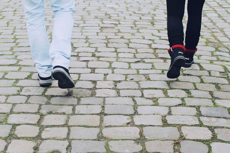 Passt eigentlicht gut zum Ohne-Hose-Tag: Der 27. Juli ist der Geh-mit-deiner-Hose-spazieren-Tag. (gemeinfrei)