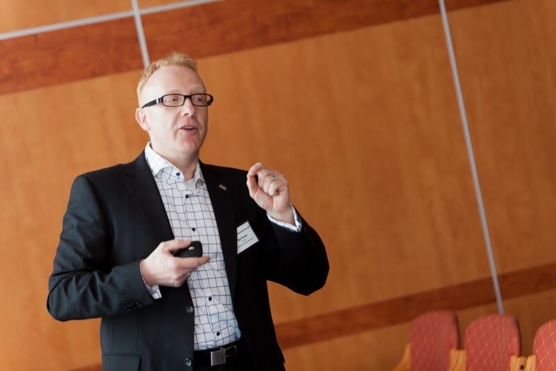iTeam-Geschäftsführer Olaf Kaiser hielt einen Vortrag über Neukundenakquise. (Bild: Acmeo)