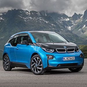 (BMW)