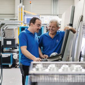 (Maschinenfabrik Reinhausen)