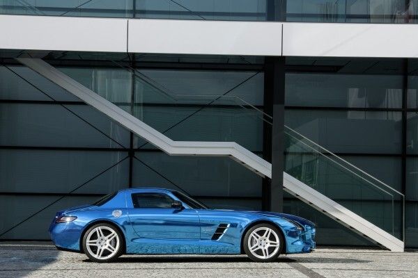 Der Mercedes-Benz SLS AMG Coupé Electric Drive - mit einer Gesamtleistung von 552 kW und einem maximalen Drehmoment von 1000 Nm der stärkste Elektro-Supersportwagen der Welt (Daimler AG)