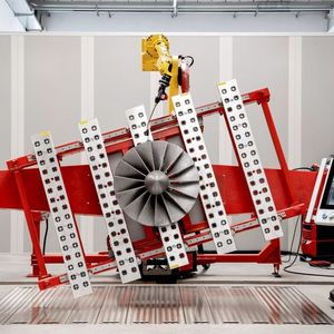 Im Fronius-Prototypen- und Fertigungszentrum bietet das Expertenteam ein 360°-Serviceangebot auf höchstem Niveau, wenn es um die additive Fertigung von Metallbauteilen geht. Hier nur ein Beispiel.(Bild:  Fronius International)