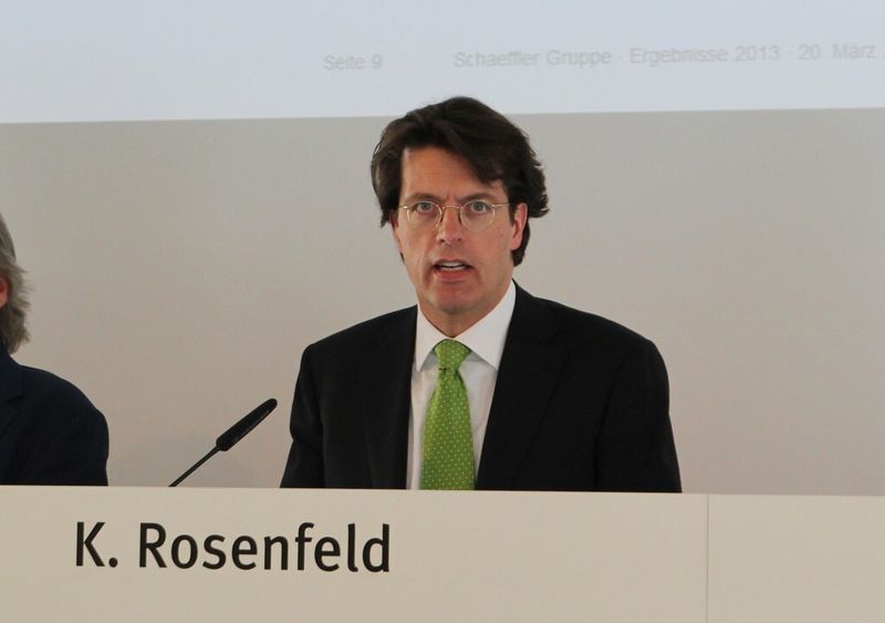 „Die beiden Sparten Automotive und Industrie haben sich im Geschäftsjahr 2013 sehr unterschiedlich entwickelt“, so der Vorstandsvorsitzende der Schaeffler AG, Klaus Rosenfeld, vor der Presse. (Bild: Michael)
