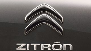 Eigentlich hätte der Doppelwinkel umgedreht werden müssen: „Doppeltes Lachen“ für die gelungene Citroën-Fake-Kampagne. (Zitrön)