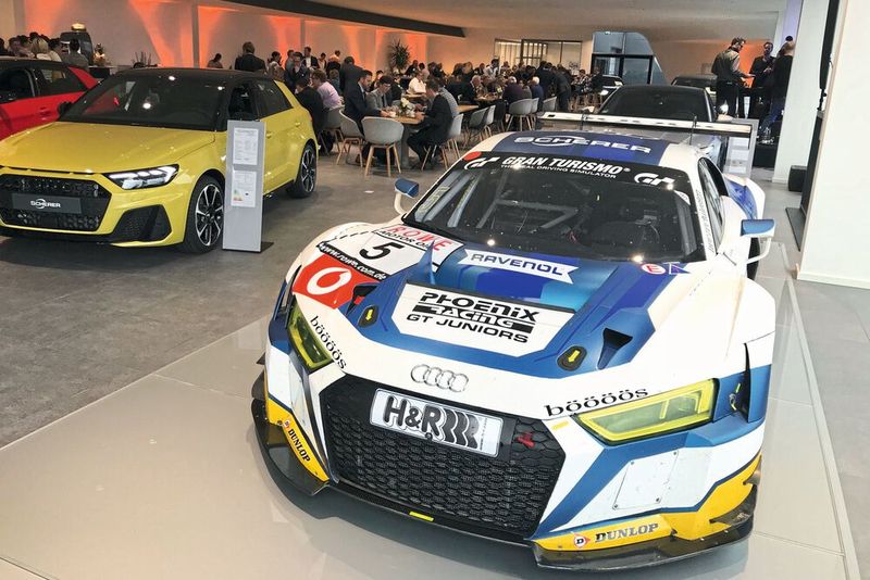 Am VIP-Abend spielte Scherer mit emotionalen Ausstellungsstücken. (Bild: Scherer-Gruppe)