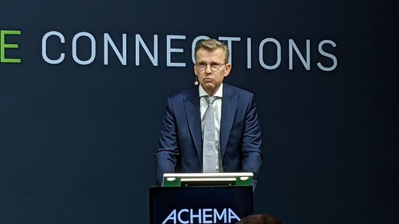 Achema-Ausschuss-Vorsitzender und Linde Engineering CEO Jürgen Nowicki liefert Daten und Fakten zur Achema... (Bild: Ernhofer/PROCESS)