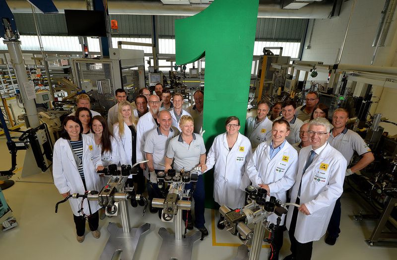 Für den Serienanlauf des elektromechanischen Wankstabilisators hat Schaeffler an seinem Standort Schweinfurt eine neue Fertigungslinie aufgebaut. (Bild: Schaeffler)