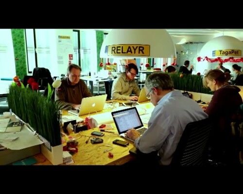 IoT-Starterkit WunderBar von relayr: Das Team von relayr bei der Arbeit (Bild: relayr)
