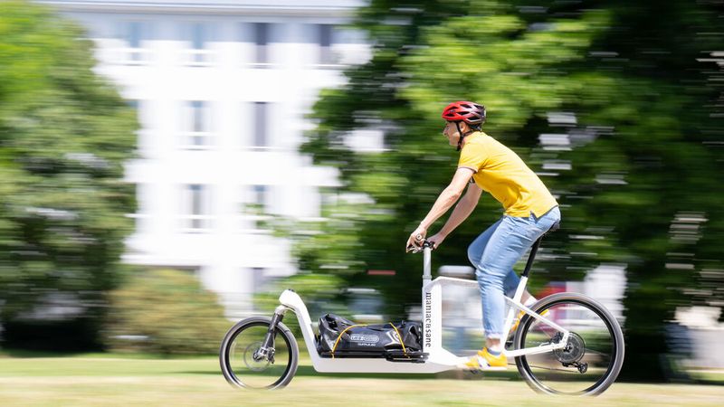 Platz 2: Ultraleichtes Lastenrad fährt mit 3D-Teilen an Bord. Leichtbaukonstruktionen der Maniac & Sane halbieren nahezu das Gesamtwicht des Lastenrades gegenüber dem Marktangebot. (Bild: Evonik Industries AG)