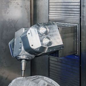 Präzise Zerspanung eines Megacasting-Bauteils.(Bild:  BENZ GmbH Werkzeugsysteme)