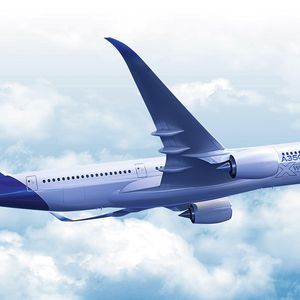 Der Airbus A350 XWB zeigt, wie das reduzierte Gewicht Energie spart.(Bild:  Airbus)