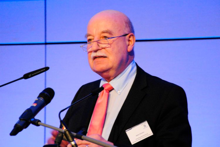 VPPD-Präsident Albert Schwinn hat den Humor trotz der schwierigen Situation des Peugeot-Partnernetzes nicht verloren.  (Foto: Baeuchle)