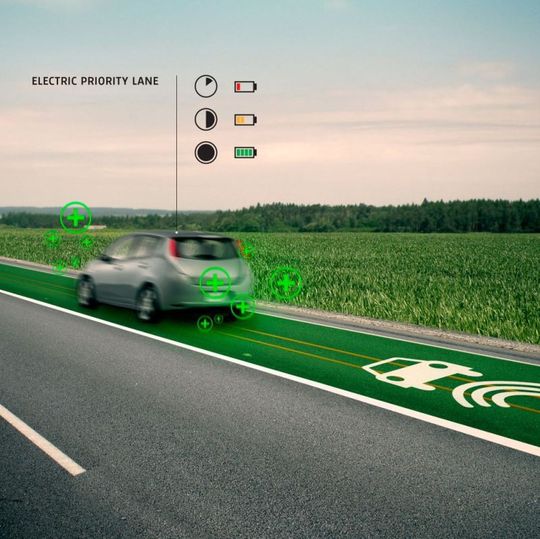 Priority Lane für Elektrofahrzeuge: Induktionsschleifen im Boden erlauben das Laden der Akkus während der Fahrt.(Foto:  Studio Roosegaarde & Heijmans)
