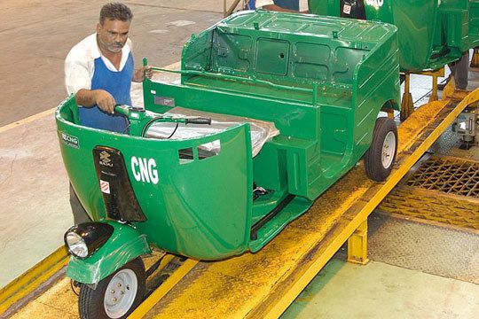 „Nutzfahrzeug“-Produktion bei Bajaj. (Archiv: Vogel Business Media)