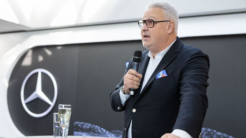 Jean-Marc Diss, Leiter Global Sales & Marketing Mercedes-Benz Trucks, sprach bei der Einweihung des neuen Customer Experience Centers. (Bild: Daimler Truck AG)