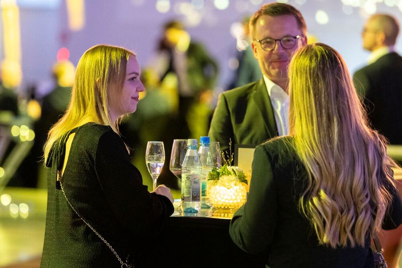Langsam neigt sich der Abend, mit anschließender Feier bis in die Nacht, dem Ende entgegen. Die Redaktion PROCESS freut sich auf die nächste Best of Industry Award Verleihung. (Bild: VCG / Human)
