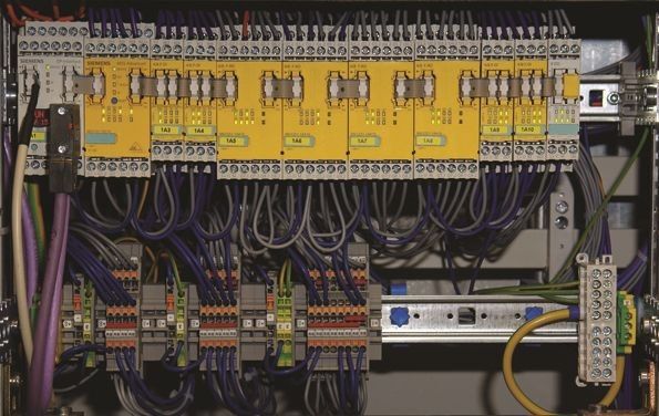 Das Siemens Sicherheitssystem 3RK3 steuert die Beleuchtungstechnik. (Siemens)