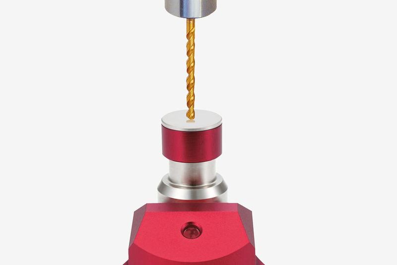 Der Base Master Red, kompakter Präzisions­messtaster zur schnellen Bestimmung von Werkstückversatz und Werkzeuglänge und für äusserst genaue Ergebnisse.  (Big Kaiser)