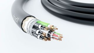 Geschaffen für robuste Einsatzbedingungen: Das CAN-Bus High-Endurance Hybridkabel hält  extreme mechanischen Belastungen wie Vibrationen, Erschütterungen und Zugkräfte aus. Alle drei Kabel-Baugruppen werden separat mit einem Mantel aus speziellem gleitfähigen Material geschützt.  (Hradil)