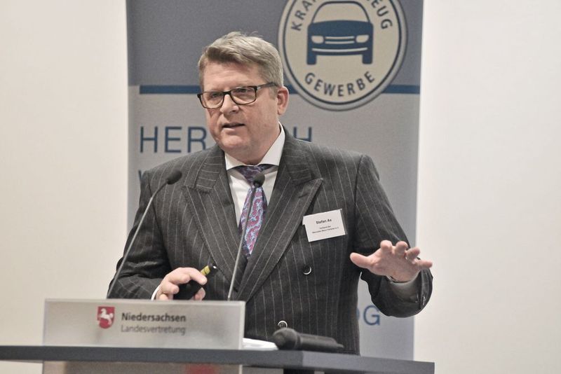 Stefan Ax, Verband der Mercedes-Benz Vertreter: „Der Kunde will den individuellen Verkehr, gerade auf dem Land.“   (Bild: Zietz/»kfz-betrieb«)
