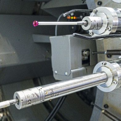 On the WFL machines, Cesa Héroux Devtek processes complex pistons up to 2 meters in length, with a diameter of 56 millimeters (approx. 2 inches) and a wall thickness of 2.8 millimeters (approx. 0.1 inches). (Image:WFL)