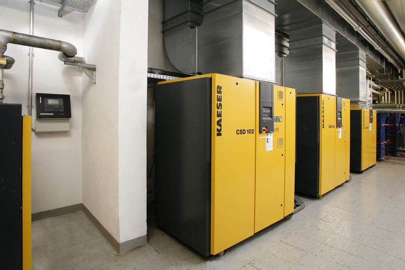 Energieeffizienz bleibt das Trendthema in der Drucklufttechnik. Im Bild die Druckluft-Station eines Automobilzulieferers. Bild: Kaeser Kompressoren (Archiv: Vogel Business Media)