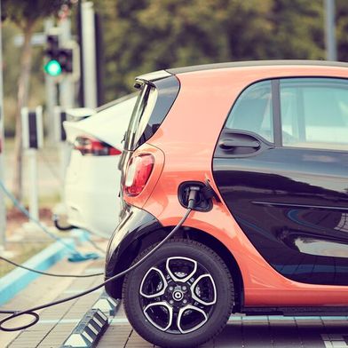 Vehicle-to-grid (V2G) technology — software that allows charging stations to communicate with the grid — bridges both challenges, allowing EVs to both draw power and send it back when needed.  (Source: free licensed)