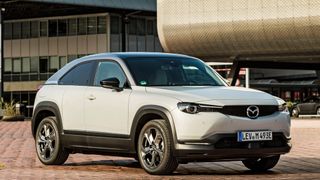 Den Mazda MX-30 gibt es ab dem 1. April auf der ALD-Plattform digital zu leasen. (Bild: Mazda)