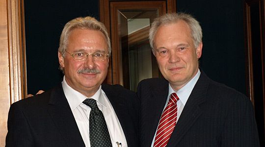 Seit vielen Jahren im Einsatz für den Freien Markt verbunden: Siegfried Kronmüller und Josef Besting. (Archiv: Vogel Business Media)