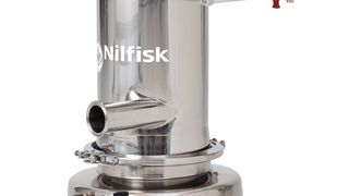 Die neue druckluftbetriebene Produktförderanlage PCC 12 HP (Bild: Nilfisk)