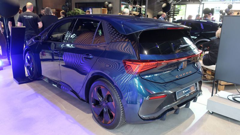 Zu den Höhepunkten der Präsentation gehörte das Elektroauto Born. (Grimm/»kfz-betrieb«)