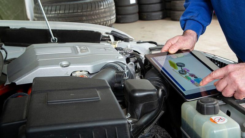 Die LKQ-Academy beinhaltet unterschiedliche Online- und Offline-Angebote sowie detaillierte Kompetenzanalysen einzelner Mitarbeiter.(Bild:  LKQ)