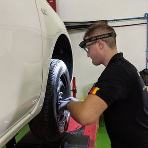 An insgesamt acht Stationen musste Stefan Mißbach sein Können beweisen.(Bild:  Holzmann)