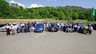 Wie eine große Familie: die Mitglieder der Osteroder Kfz-Innung bei ihrer Jubiläumsfeier. (Bild: Zietz - VCG)